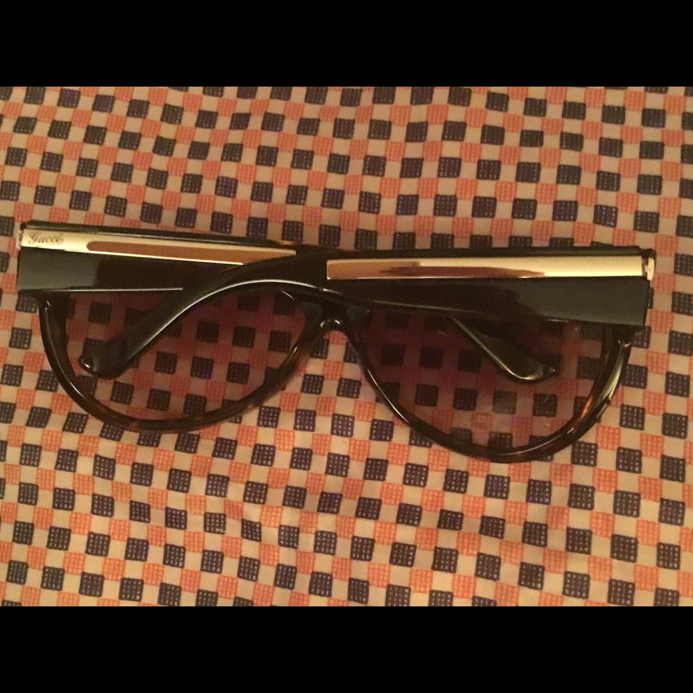 GUCCI GLASSES 🤓 🔥🔥🔥ONLY $168🔥🔥🔥GREAT DEAL. - Picture 6 of 9